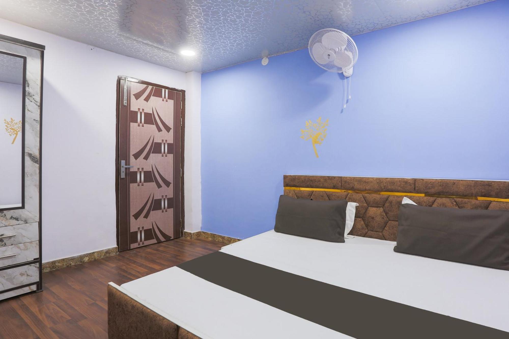 Hotel O Mykonos Guest House New Delhi Exterior photo